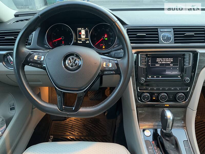Седан Volkswagen Passat 2016 в Києві