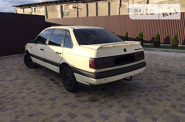 Седан Volkswagen Passat 1990 в 