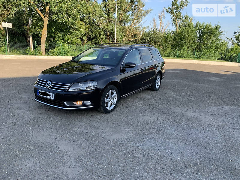 Універсал Volkswagen Passat 2011 в Коломиї