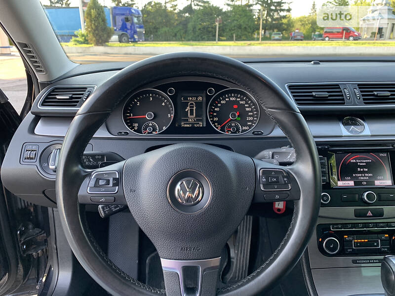 Універсал Volkswagen Passat 2011 в Коломиї