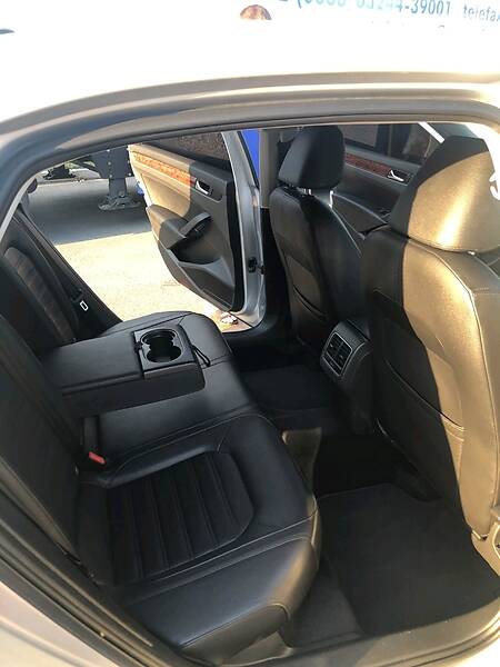 Седан Volkswagen Passat 2012 в Києві