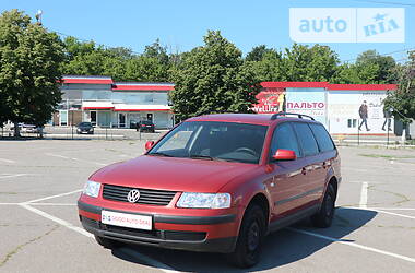 Універсал Volkswagen Passat 1998 в 