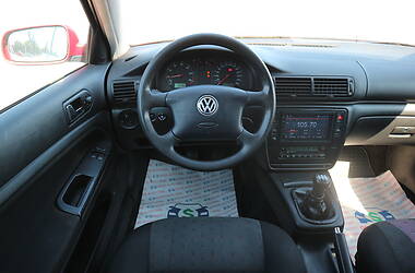 Універсал Volkswagen Passat 1998 в 