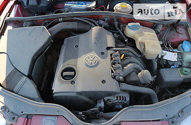 Універсал Volkswagen Passat 1998 в 
