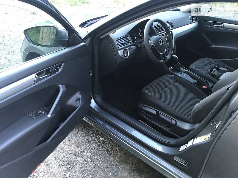 Седан Volkswagen Passat 2016 в Києві фото 10 Седан Volkswagen Passat 2016 в Києві