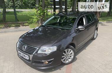 Универсал Volkswagen Passat 2010 в Стрые