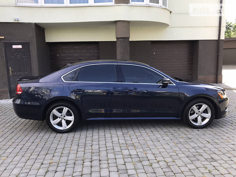 Седан Volkswagen Passat 2013 в Івано-Франківську