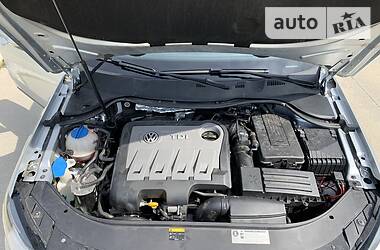 Універсал Volkswagen Passat 2013 в 