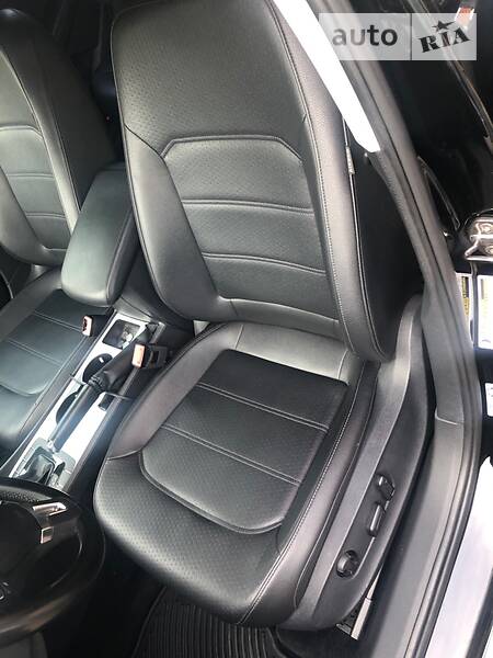 Седан Volkswagen Passat 2012 в Києві