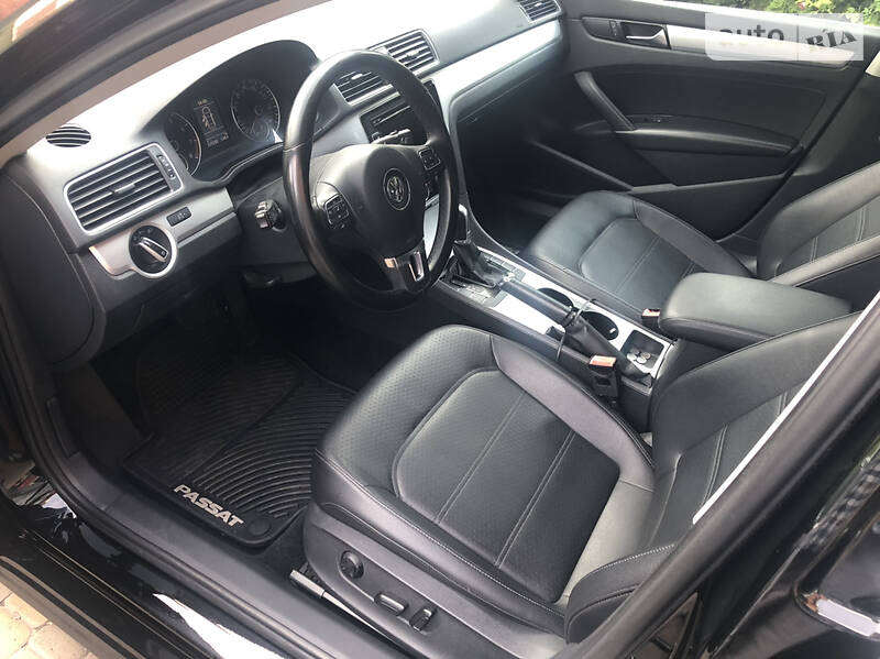 Седан Volkswagen Passat 2012 в Києві