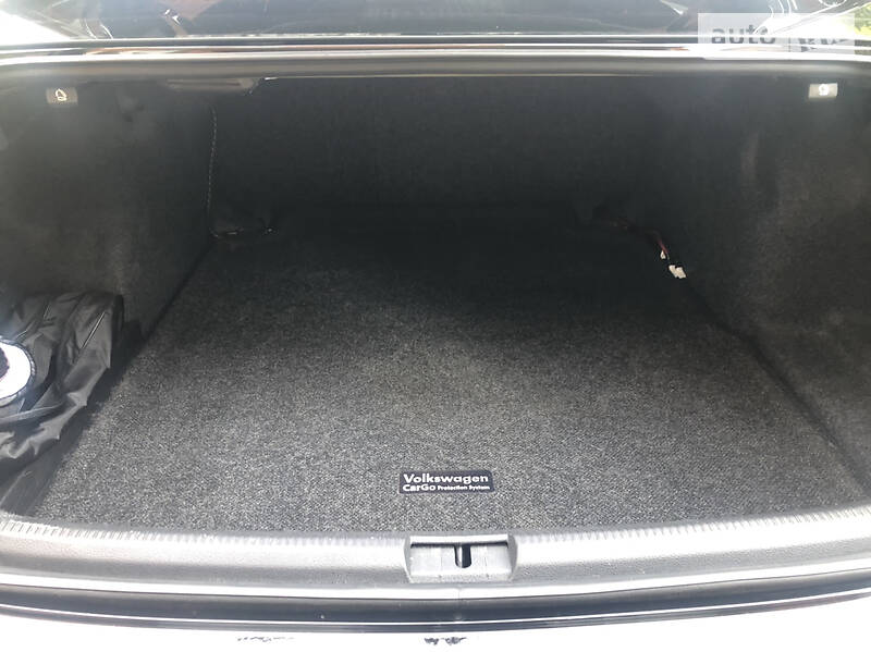 Седан Volkswagen Passat 2012 в Києві