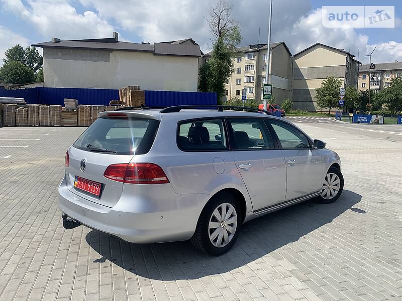 Універсал Volkswagen Passat 2012 в Івано-Франківську