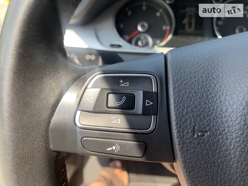 Універсал Volkswagen Passat 2012 в Івано-Франківську