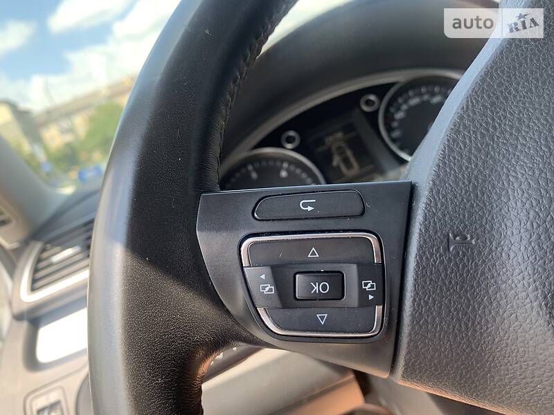 Універсал Volkswagen Passat 2012 в Івано-Франківську