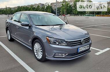 Седан Volkswagen Passat 2016 в Києві