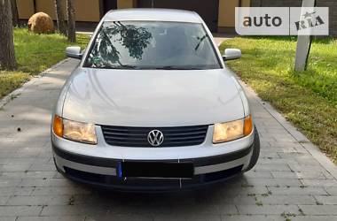 Седан Volkswagen Passat 1997 в Житомире