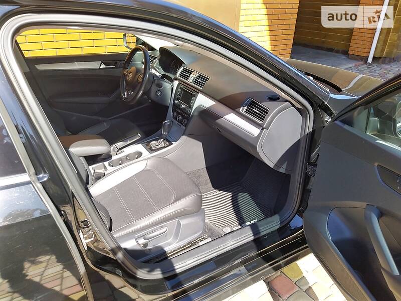 Седан Volkswagen Passat 2013 в Києві