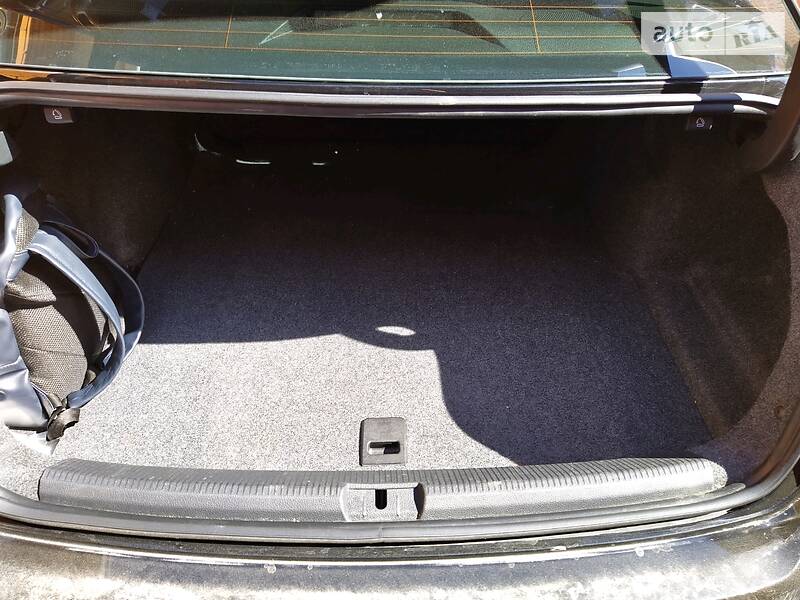 Седан Volkswagen Passat 2013 в Києві