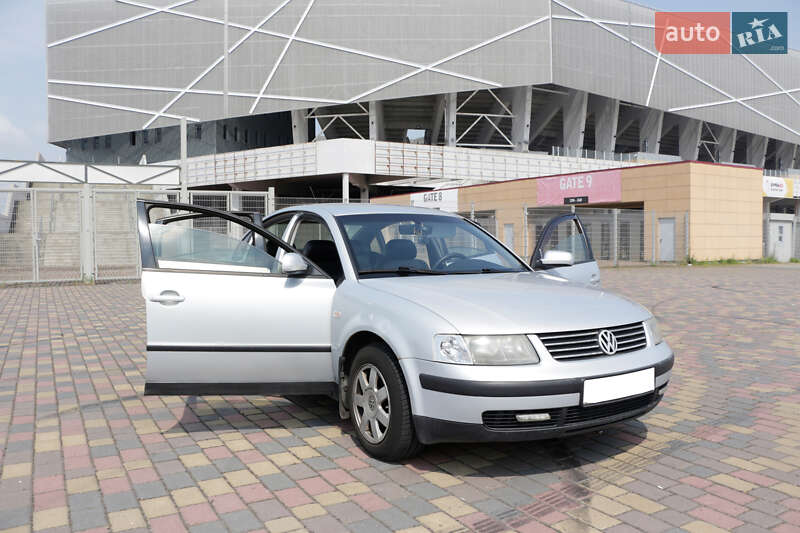 Седан Volkswagen Passat 1997 в 