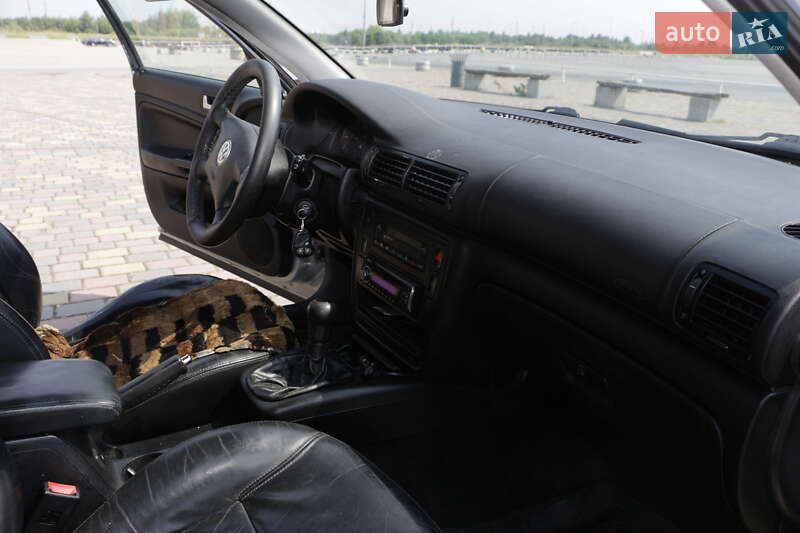 Седан Volkswagen Passat 1997 в Львове