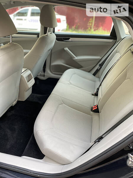 Седан Volkswagen Passat 2017 в Києві