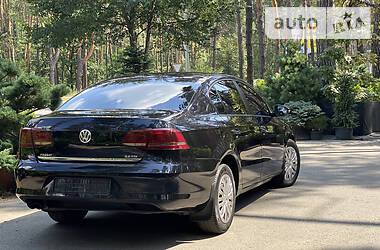 Седан Volkswagen Passat 2013 в Киеве