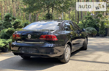 Седан Volkswagen Passat 2013 в Киеве