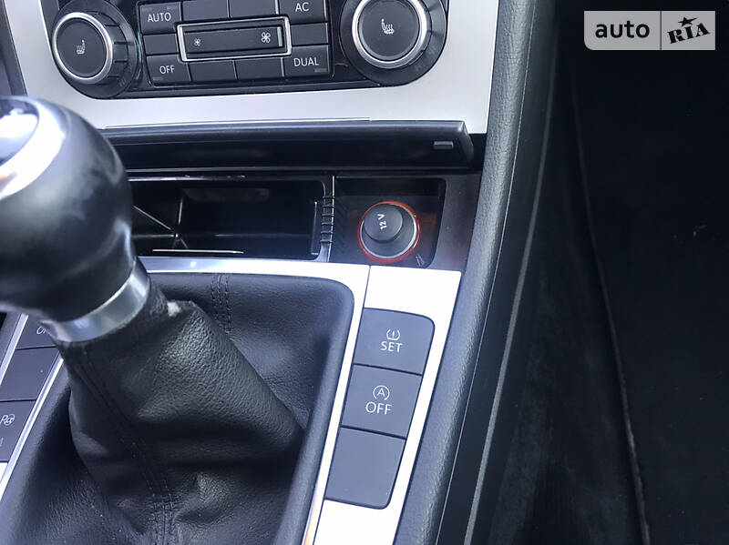 Універсал Volkswagen Passat 2010 в Ірпені