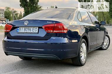 Седан Volkswagen Passat 2013 в Горішніх Плавнях