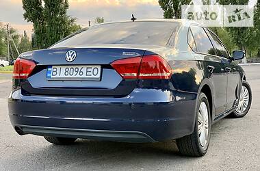 Седан Volkswagen Passat 2013 в Горішніх Плавнях