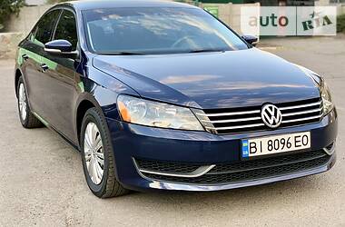 Седан Volkswagen Passat 2013 в Горішніх Плавнях