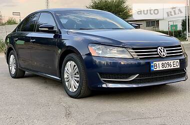 Седан Volkswagen Passat 2013 в Горішніх Плавнях