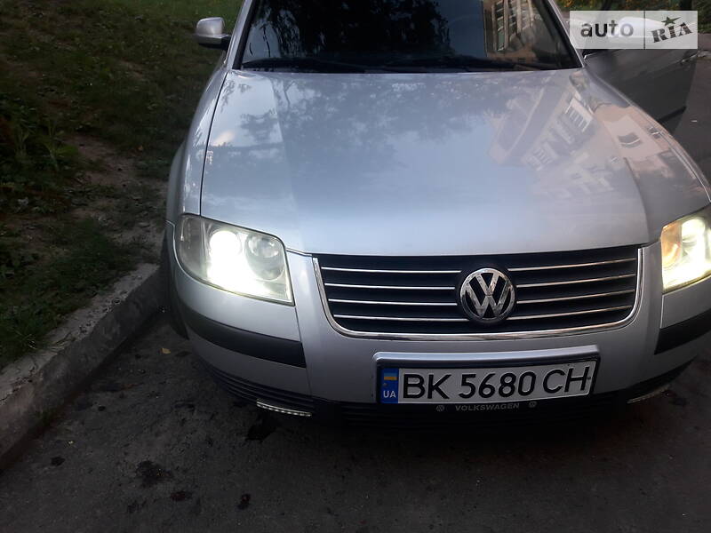 Седан Volkswagen Passat 2001 в Рівному