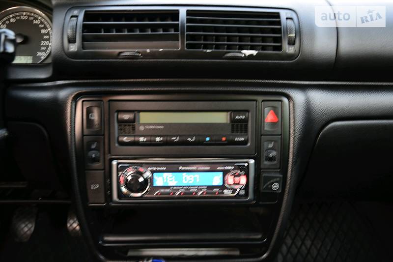 Седан Volkswagen Passat 2002 в Дрогобичі