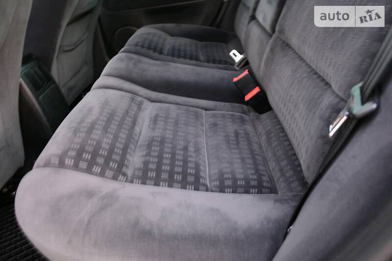 Седан Volkswagen Passat 2002 в Дрогобичі