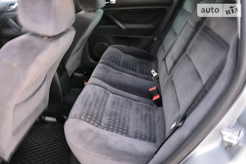 Седан Volkswagen Passat 2002 в Дрогобичі