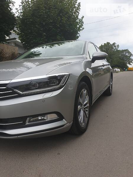 Седан Volkswagen Passat 2015 в Дніпрі