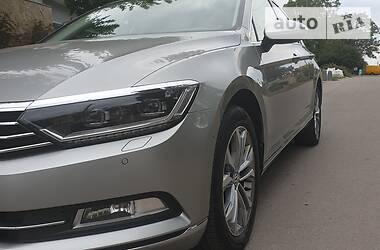 Седан Volkswagen Passat 2015 в Днепре