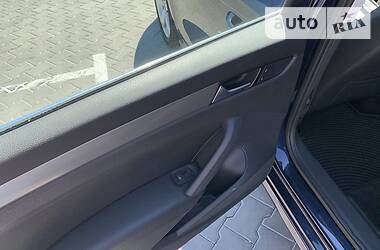 Седан Volkswagen Passat 2015 в 