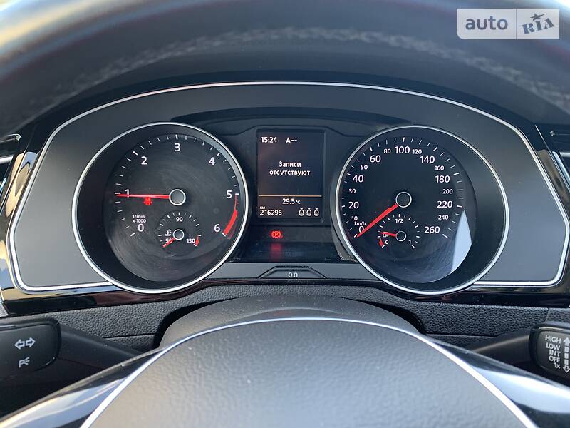 Універсал Volkswagen Passat 2015 в Луцьку