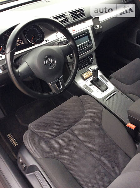 Універсал Volkswagen Passat 2010 в Києві