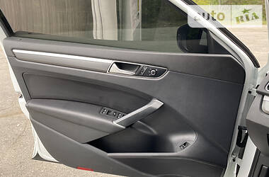 Седан Volkswagen Passat 2017 в 