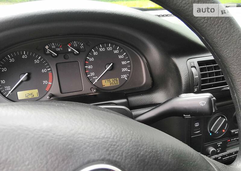 Седан Volkswagen Passat 1997 в Житомирі