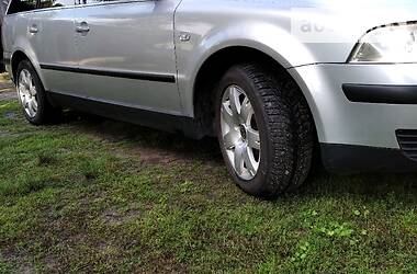 Универсал Volkswagen Passat 2004 в  фото 16 Универсал Volkswagen Passat 2004 в