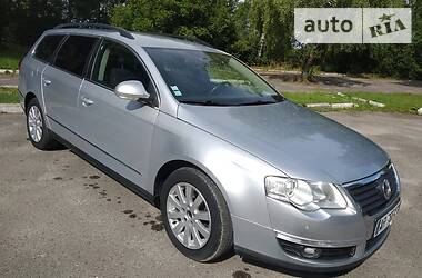 Універсал Volkswagen Passat 2010 в 