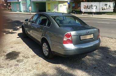 Седан Volkswagen Passat 2004 в Калуше