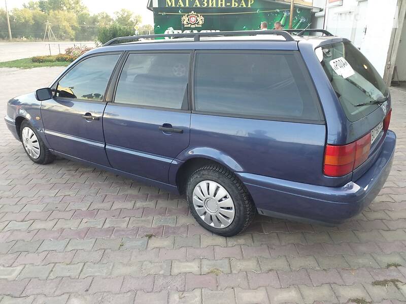 Універсал Volkswagen Passat 1994 в Теофіполі