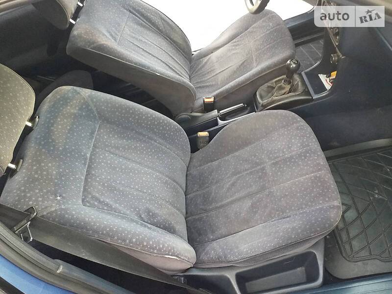 Універсал Volkswagen Passat 1994 в Теофіполі