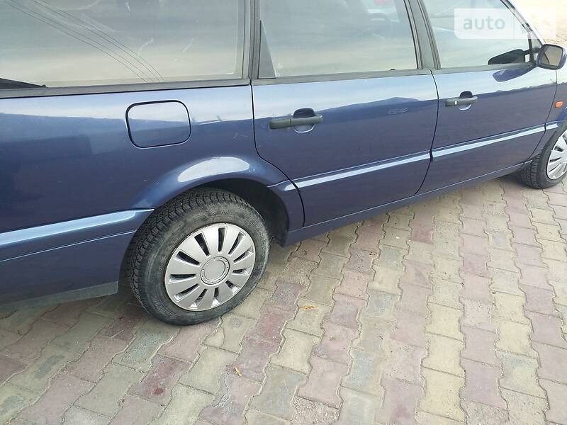 Універсал Volkswagen Passat 1994 в Теофіполі