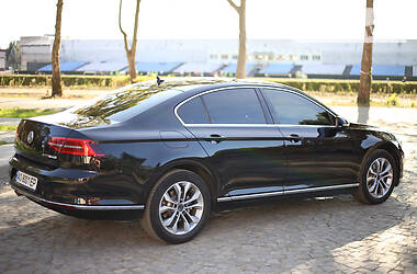 Седан Volkswagen Passat 2015 в 